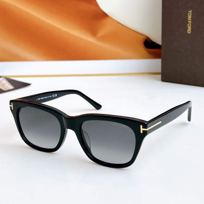 TOM FORD